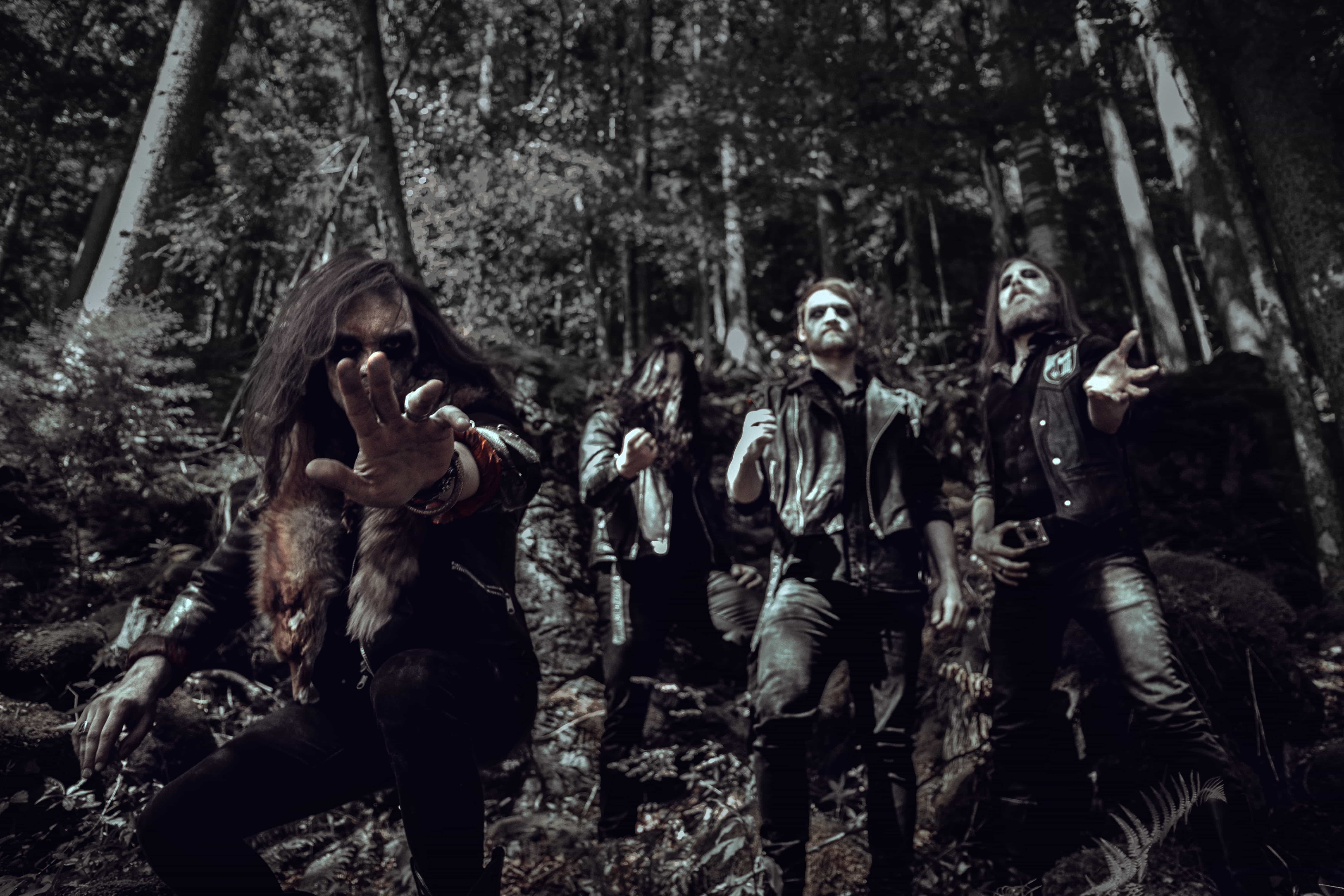 Ensanguinate group shot outdoors, Abtenau photoshoot